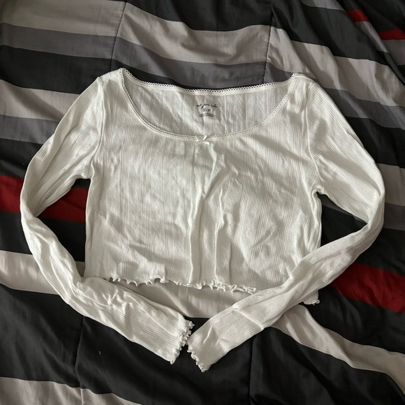 Urban Outfitters Eyelet Bow Top - Picture 1 of 2